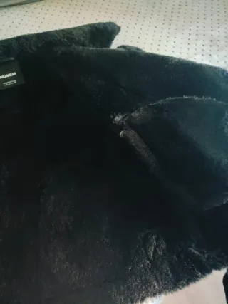 Chaqueta pelo Pull&Bear negra