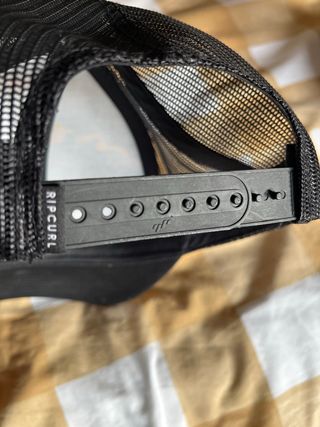 Gorra Rip Curl Estampada Negra y Multicolor