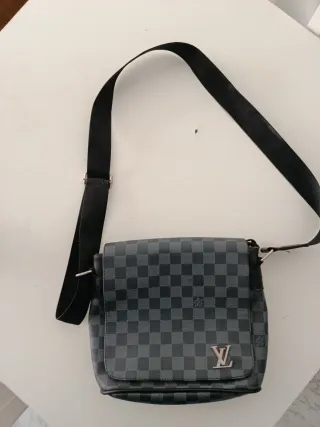 Riñonera Louis Vuitton Gris