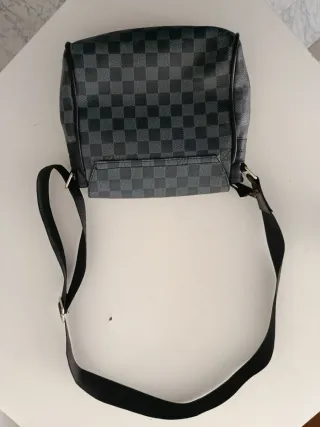 Riñonera Louis Vuitton Gris