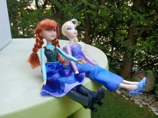 Bambole Anna e Frozen Hasbro