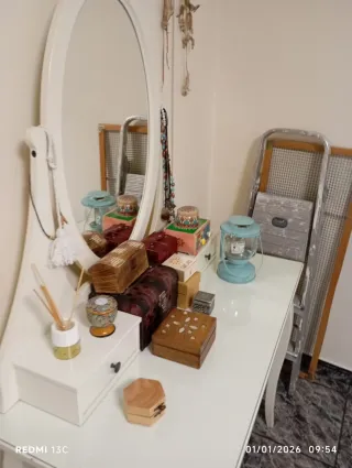 Cómoda blanca estilo IKEA