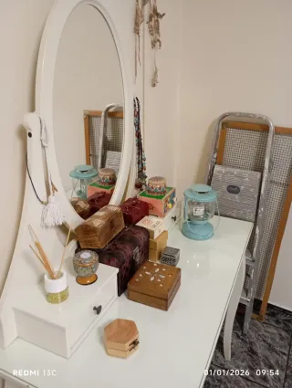 Cómoda blanca estilo IKEA