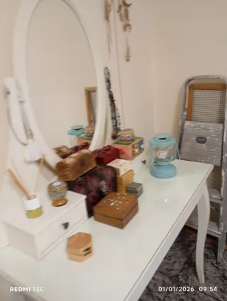 Cómoda blanca estilo IKEA