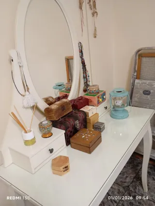 Cómoda blanca estilo IKEA