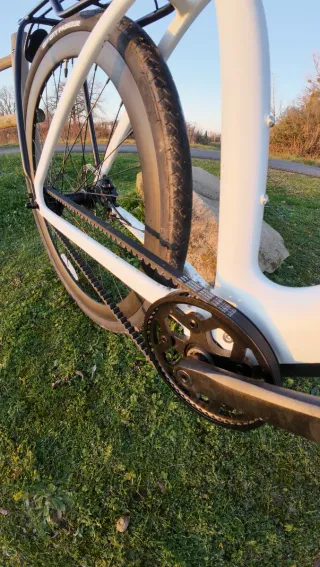 Bicicleta Eléctrica Tezeus C8 carbono