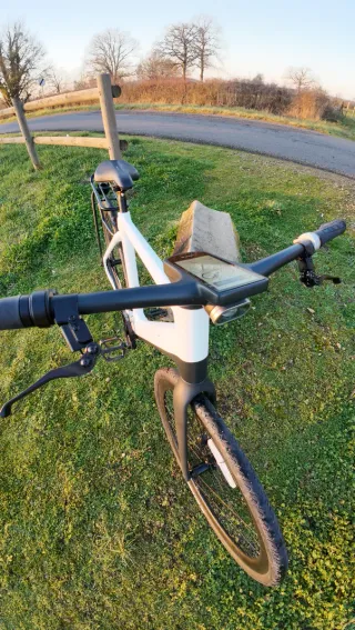 Bicicleta Eléctrica Tezeus C8 carbono