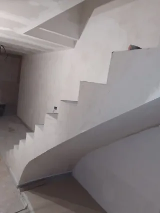 Alicatado de escaleras