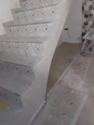 Alicatado de escaleras