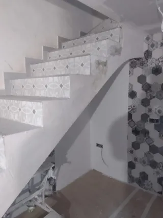 Alicatado de escaleras