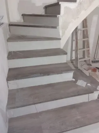 Alicatado de escaleras