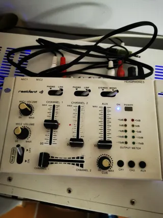 Equipo DJ Completo: Amplificador, Mezclador, Micró