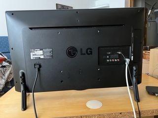 TV 32” funcional con pequeño punto LED