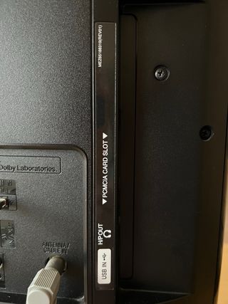 TV 32” funcional con pequeño punto LED