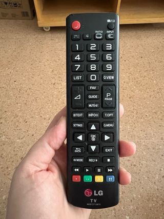 TV 32” funcional con pequeño punto LED