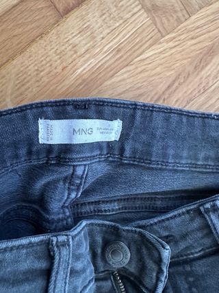 Pantalones vaqueros acampanados negros