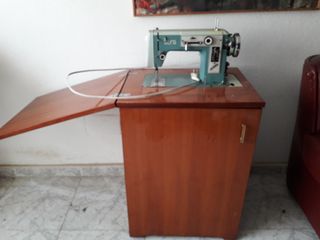 Máquina de coser Alfa