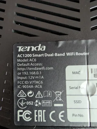 Router Negro con Antenas