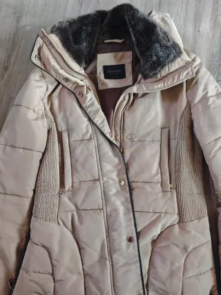 Abrigo corto Zara beige