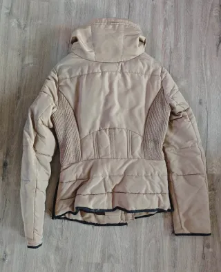 Abrigo corto Zara beige