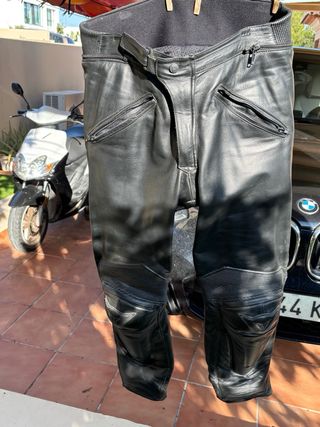 Chaqueta y pantalón Dainese piel