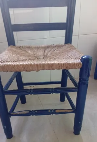 2 Sillas madera enea azul
