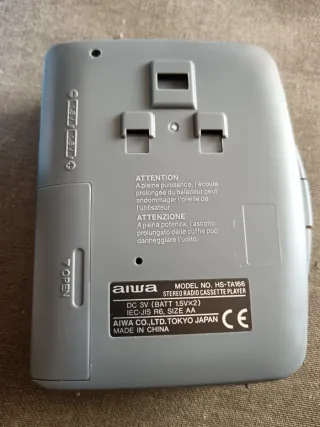 Aiwa HS-TA166 Radio Cassette Player Plata