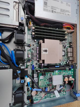 Servidor Dell PowerEdge R210 II