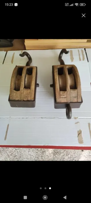 2 Poleas de madera antiguas con gancho
