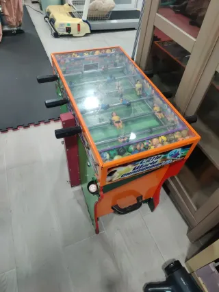 Futbolín con bolas saltarinas