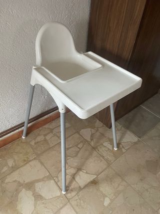 Trona bebé blanca patas grises