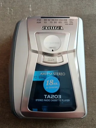 Aiwa HS-TA203 Radio Cassette AM/FM Estéreo