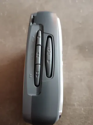 Aiwa HS-TA203 Radio Cassette AM/FM Estéreo