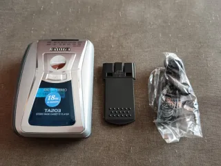 Aiwa HS-TA203 Radio Cassette AM/FM Estéreo