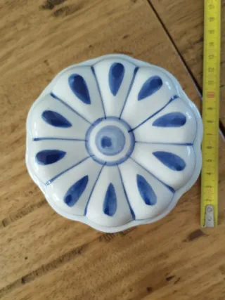 Ciotola in ceramica decorata blu e bianca