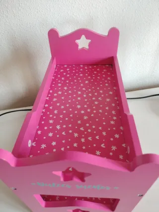 Cuna de madera para muñecas rosa 27 cm alto,15 cm