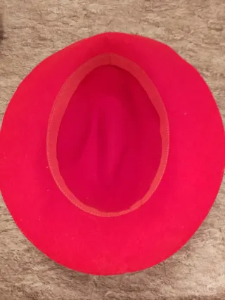 Cappello stile Borsalino in feltro rosso