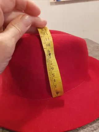 Cappello stile Borsalino in feltro rosso