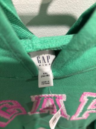 Sudadera GAP verde con logo bordado