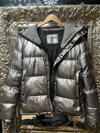 Abrigo acolchado de plumas