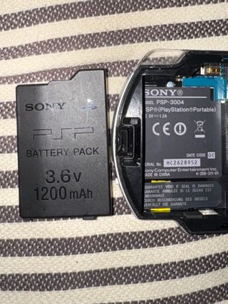 PSP Slim 3000 con custodia e caricatore