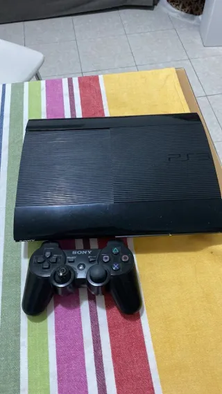 PlayStation 3 + 3 Juegos