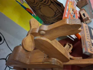 Dromedario balancín de madera artesanal