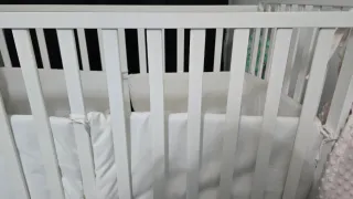 Cuna blanca para bebé