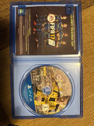 Lote 3 Giochi PS4: FIFA 16, FIFA 17, Destiny e PSP