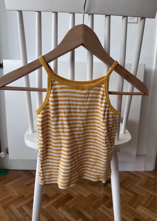 Top de rayas amarillo y blanco