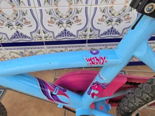 Bicicleta infantil Btwin azul y rosa