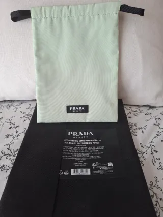 Bolsa neceser pochette Prada verde y negra
