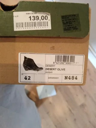 Botín El Naturalista verde y también estan en rojo