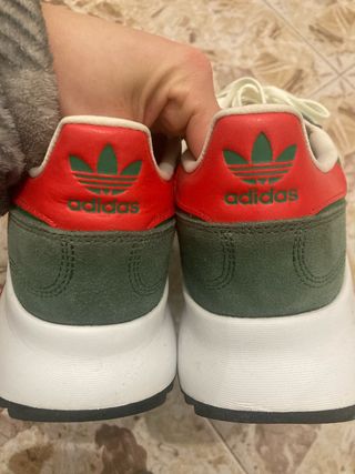 Zapatillas Adidas Originales Verdes y Rojas